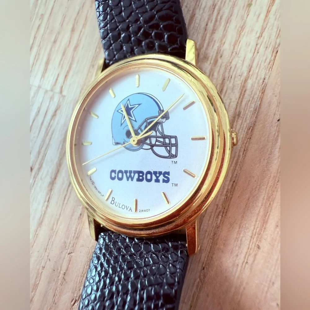 Vintage 90s Bulova NFL Dallas Cowboys gold tone black leather watch NEW BATTERY